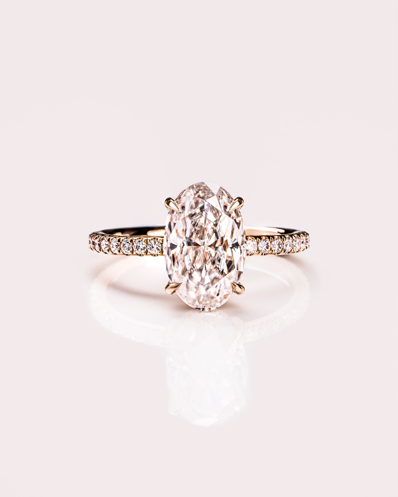Harley (with Pavé) - Oval